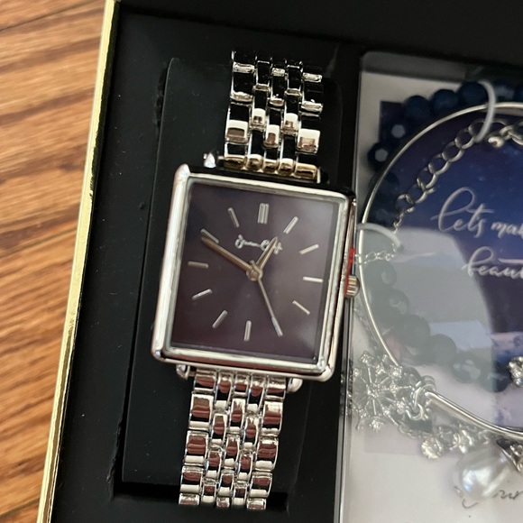 Jessica Carlyle Watch and Bracelet Set - Picture 3 of 4